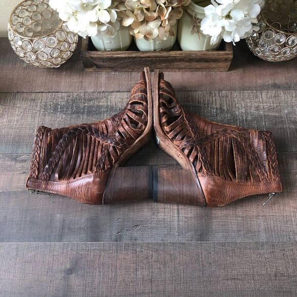 Freebird Bella Ankle Boots - Picture 6 of 10